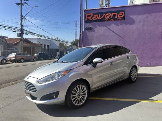 FORD FIESTA 1.6 TITANIUM SEDAN 16V FLEX 4P POWERSHIFT FORD FIESTA 1.6 TITANIUM SEDAN 16V FLEX 4P POWERSHIFT